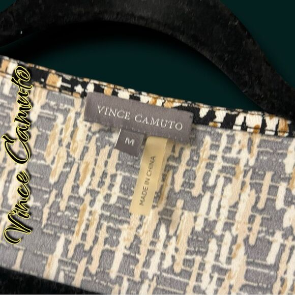 Preowned EUC Vince Camuto Abstract Print Stretch Blouse – Size M - Picture 4 of 8